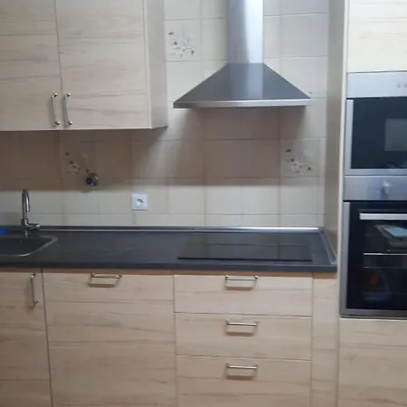 Apto San Francisco,en El Centro Y En La Playa Castro Urdiales