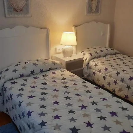 Apto San Francisco,en El Centro Y En La Playa * Castro Urdiales