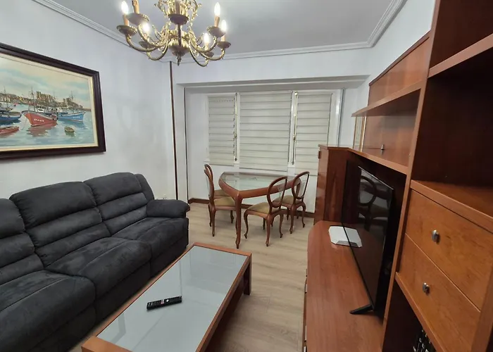 Apto San Francisco,en El Centro Y En La Playa Castro Urdiales